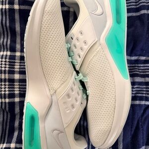 Nike Air Max Women's White and Mint Sneakers